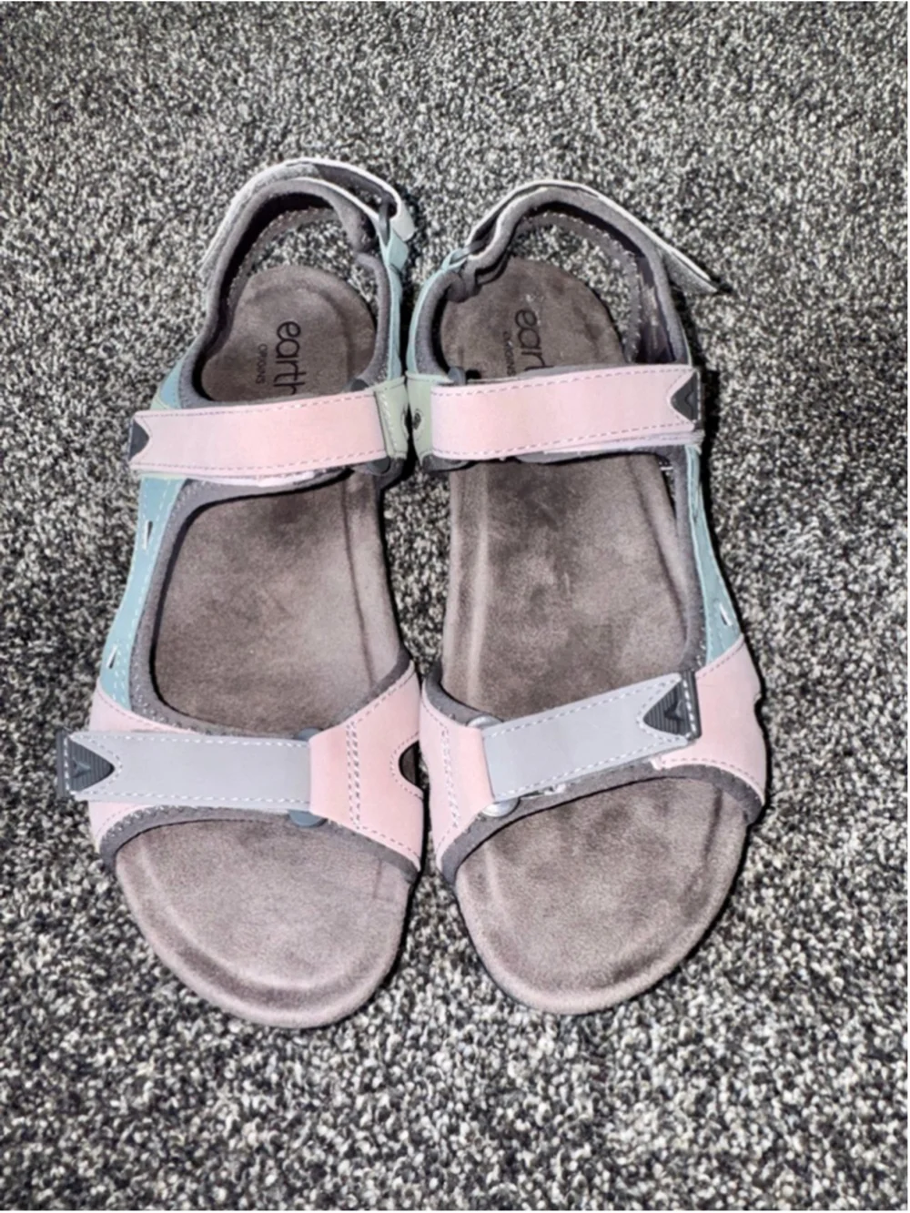 Women's Earth Origins Skylar Round Toe Lightweight Casual Flat Sandals Size 11W
